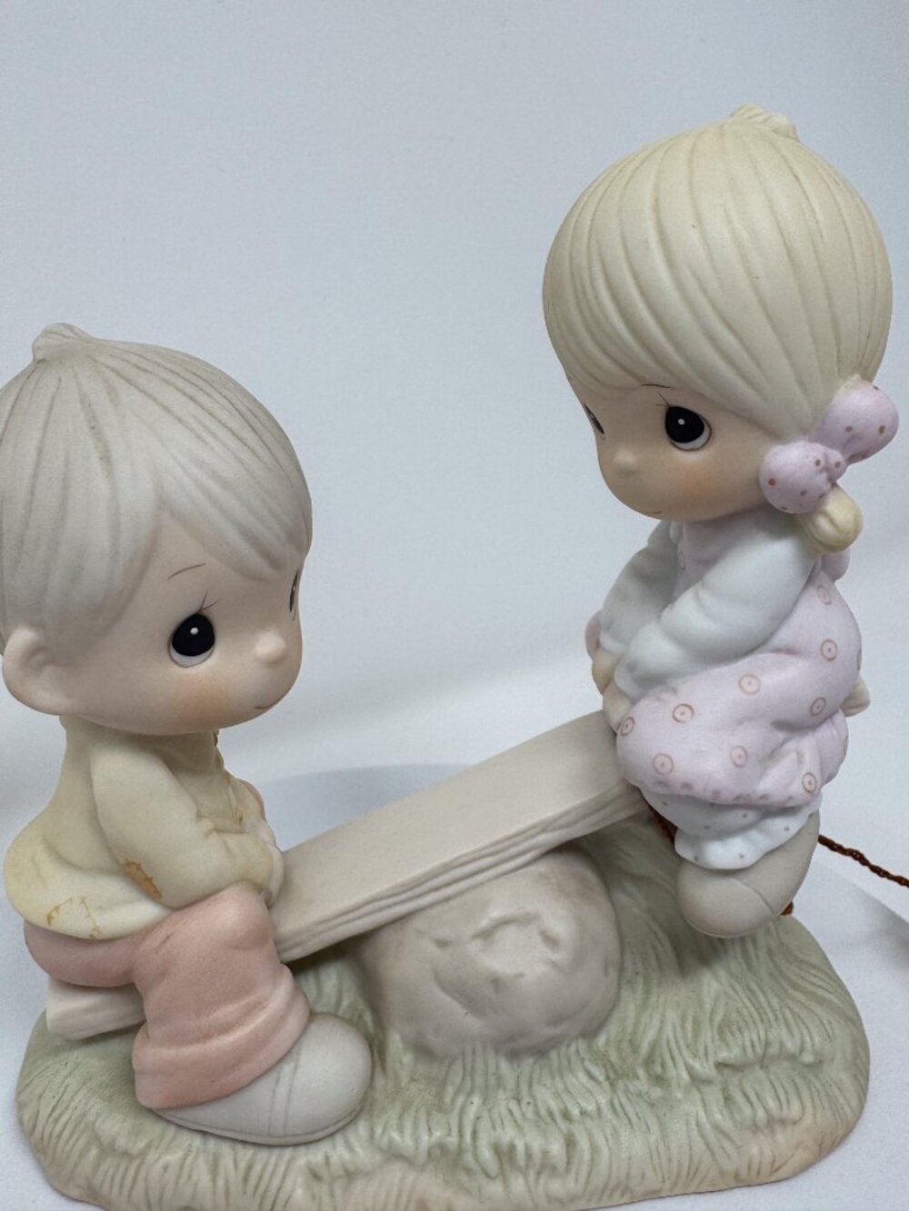 Vintage Precious Moments Love Lifted Me 1978 Enesco Figurine w Tag - Picture 2 of 8